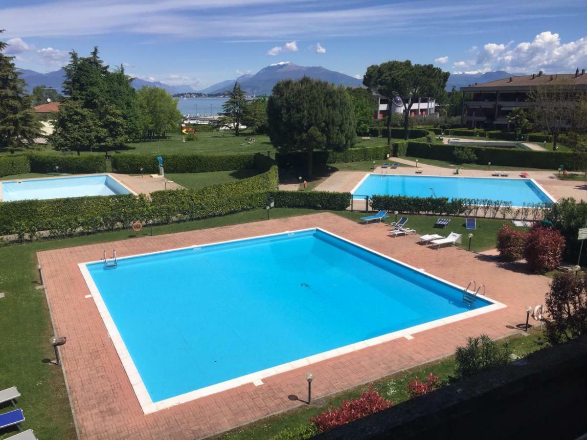 Apartamento Casa Palazzo Desenzano del Garda Exterior foto